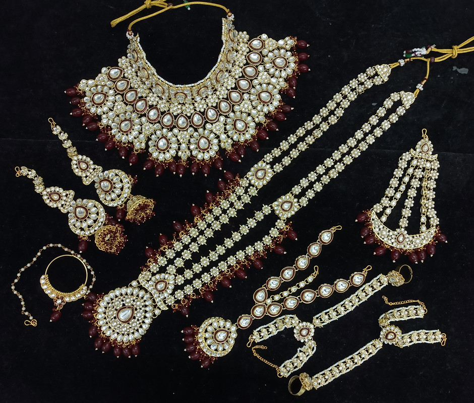 [BRIDAL 72 MAROON] Resplendent Ethnic Maroon Kundan Choker Necklace Earring Jewellery Set For Bride